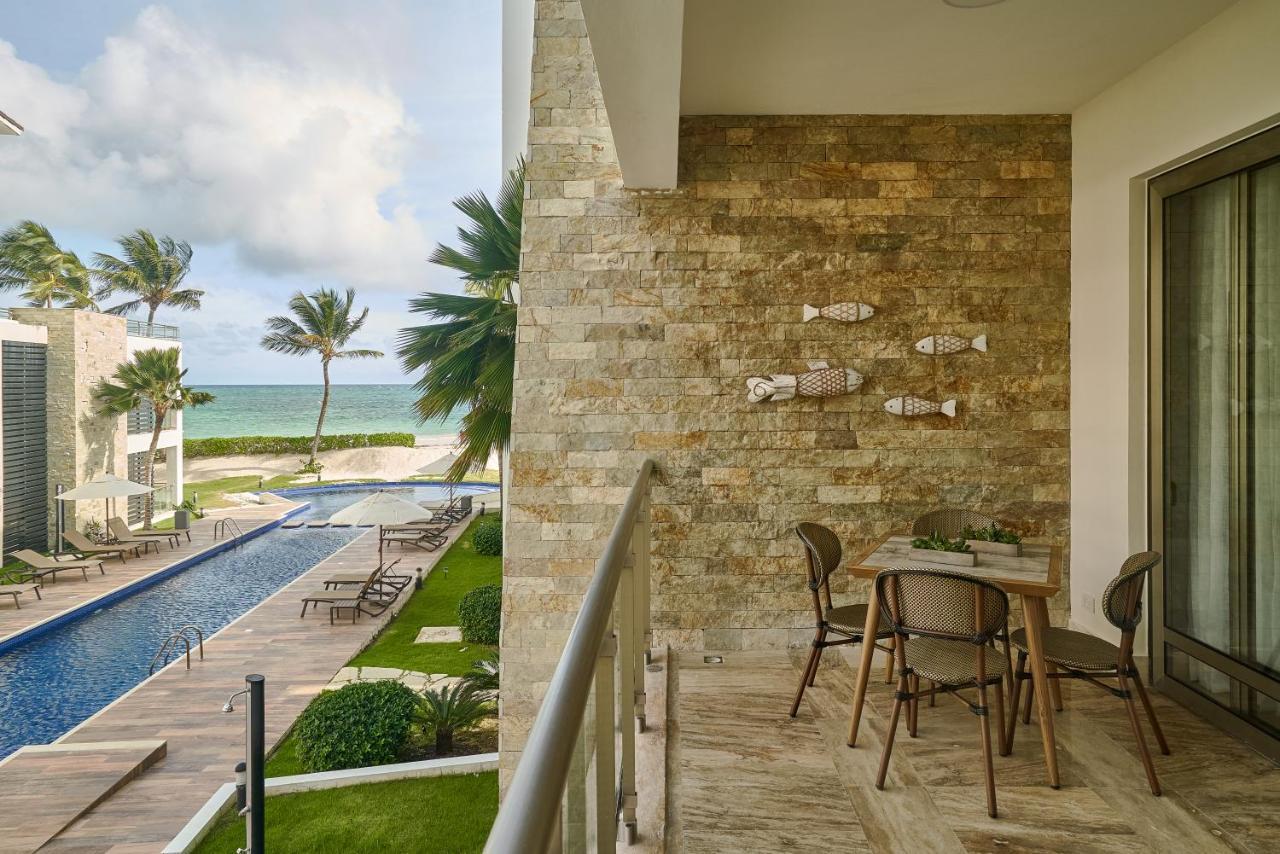 Costa Atlantica Punta Cana - Beach Vacation Condos Kültér fotó
