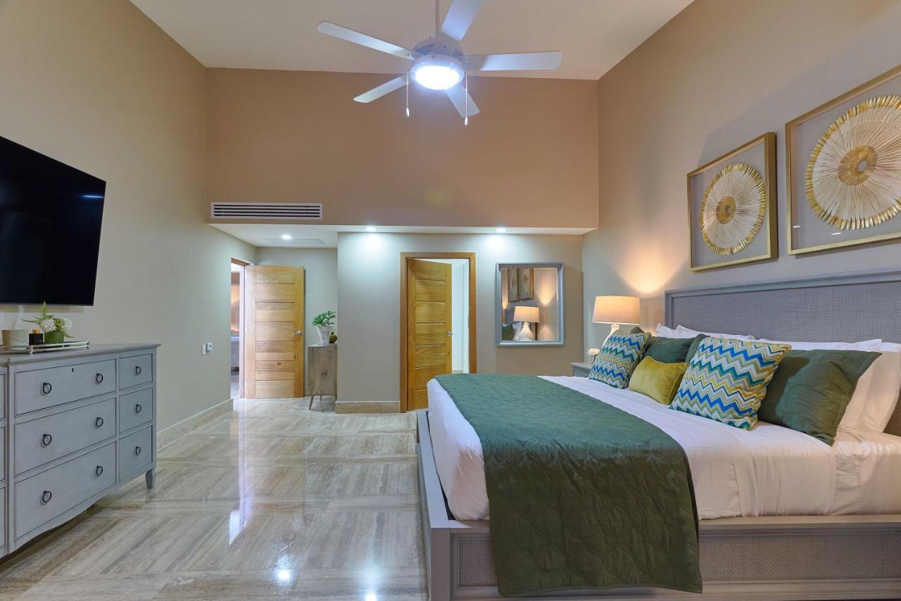 Costa Atlantica Punta Cana - Beach Vacation Condos Kültér fotó